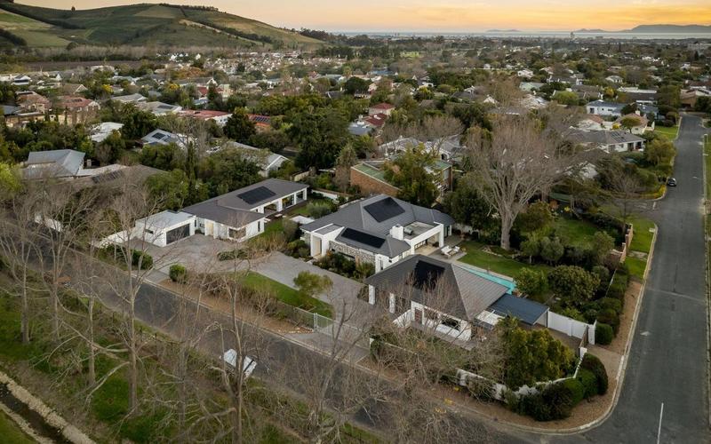 8 Bedroom Property for Sale in Somerset West Western Cape